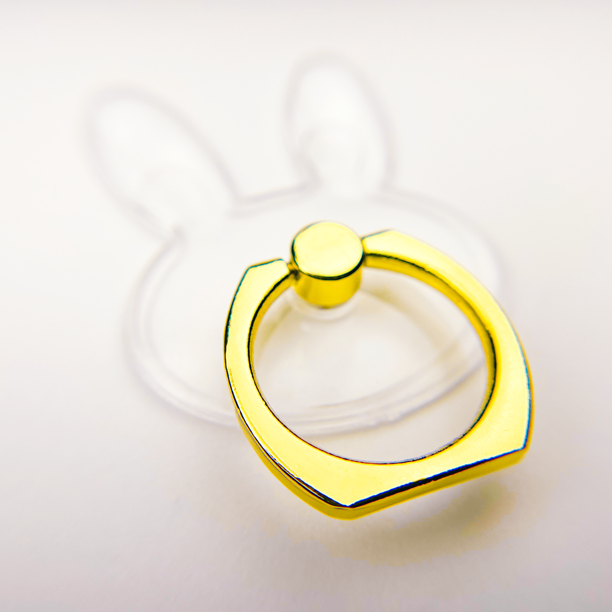 Gold Hoppy Clear Bunny Ring Holder Close Up